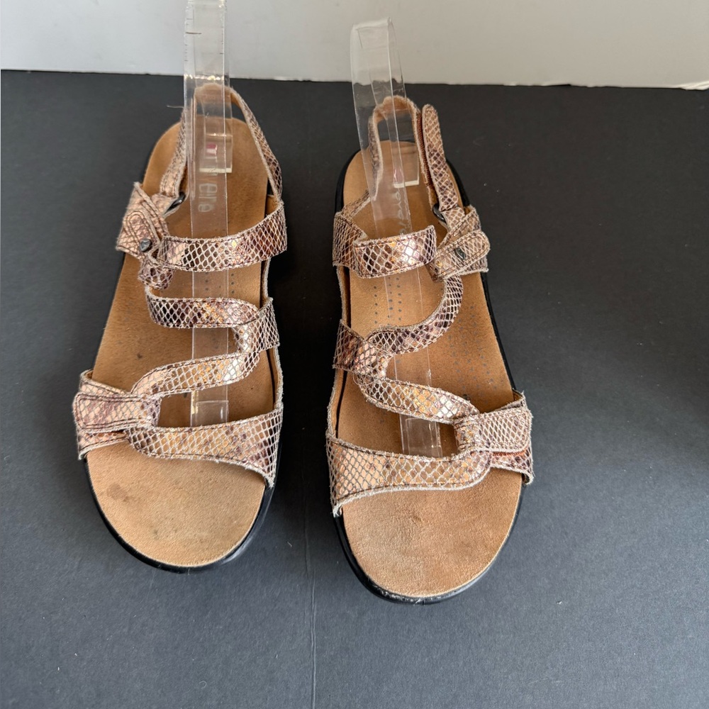 revere Emerald Adjustable Sandal. EU 39 - Picture 15 of 16